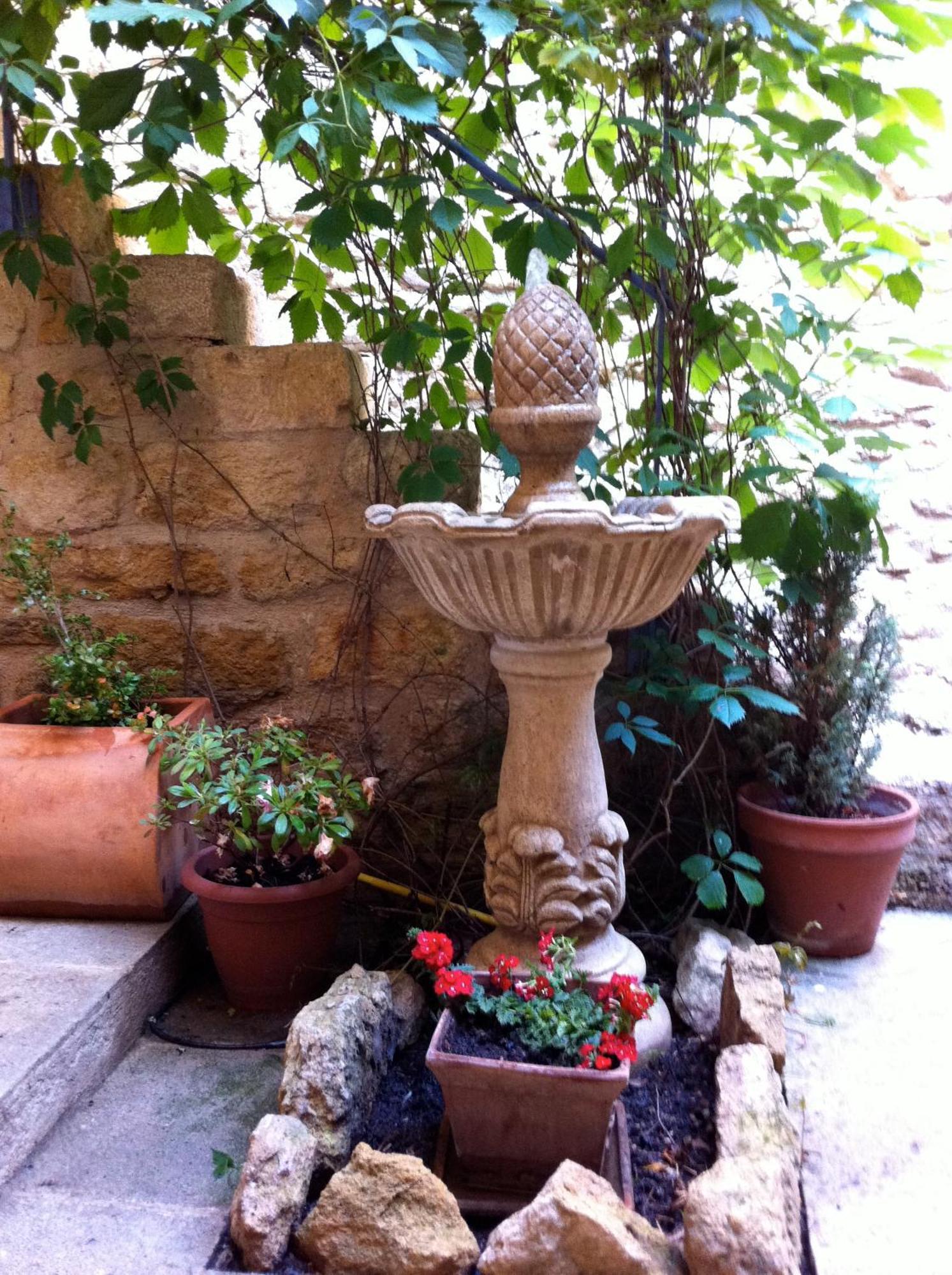 Un Patio En Luberon Ansouis Exterior foto