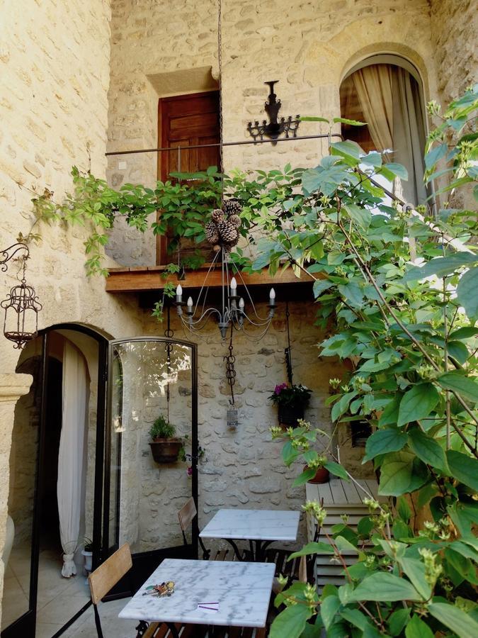 Un Patio En Luberon Ansouis Exterior foto
